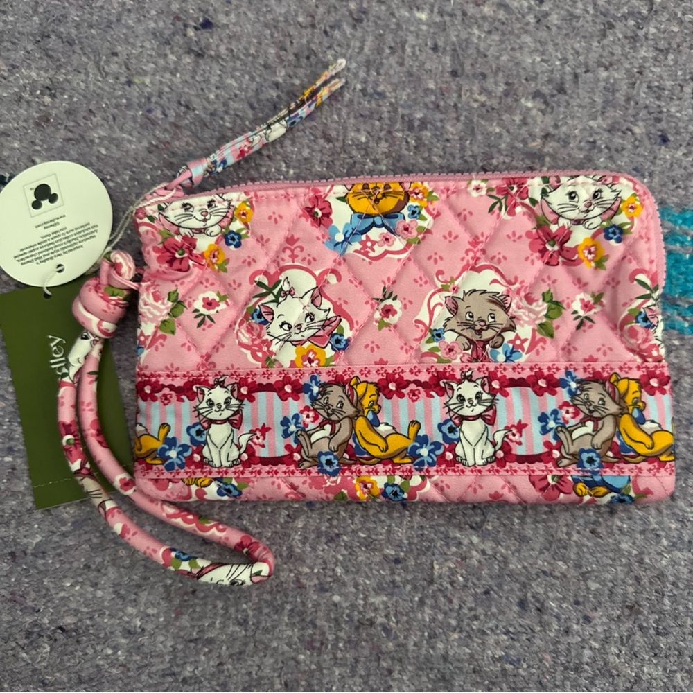 Vera Bradley Disney Aristocats Zip Wristlet EXACT PATTERN NWT - Picture 3 of 5